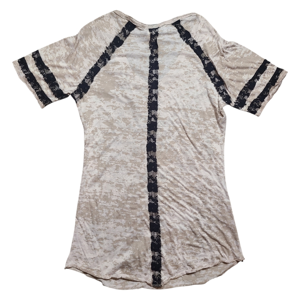 Daytrip Buckle Burnout Cross Top Size L | Lace Trim Graphic Short Sleeve - Picture 2 of 6